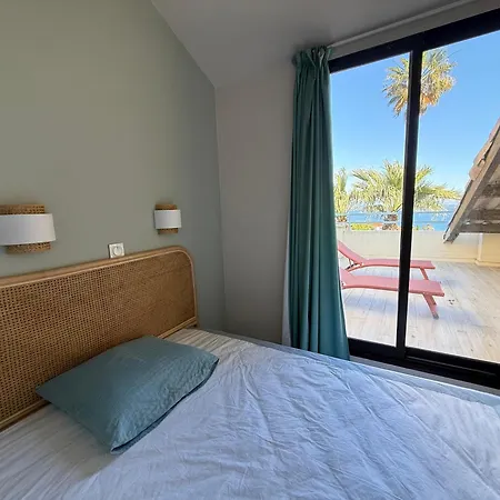 Cozy In Charming With Swimming Pool - Id2021 - Francia Daire